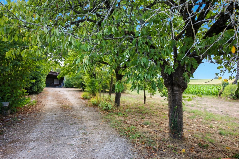 French property for sale in Ligné, Charente - €163,080 - photo 2