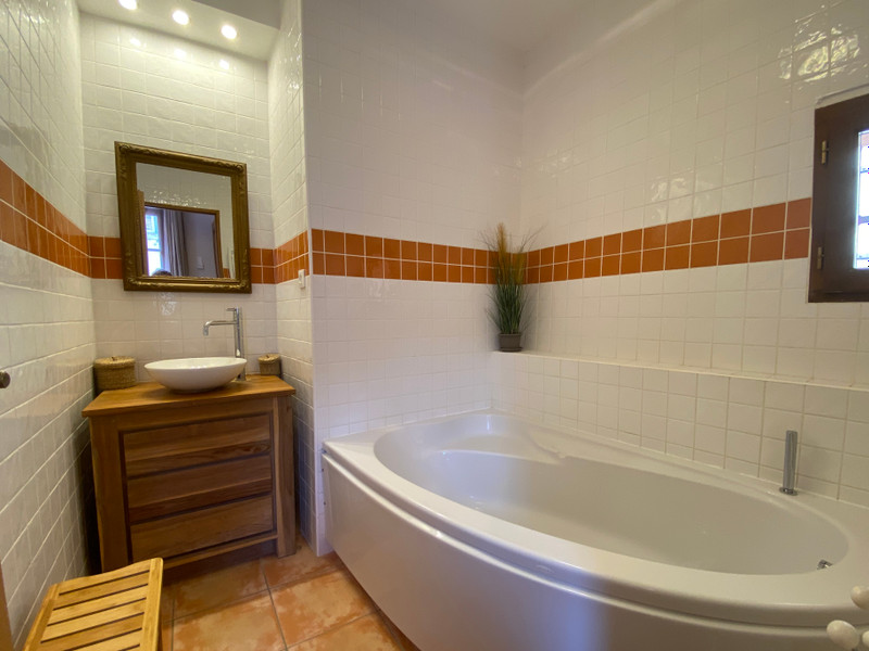 House for sale in Albas Aude A bright one bedroom stone house set