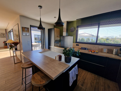French property for sale in Pompignac, Gironde - €545,000 - photo 1