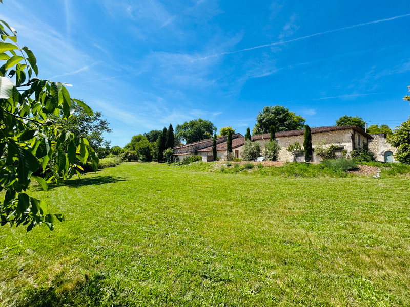 French property for sale in Bertric-Burée, Dordogne - €535,000 - photo 1