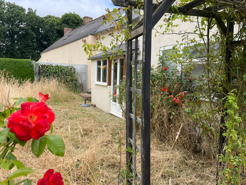French property for sale in Ménéac, Morbihan - €110,000 - photo 2