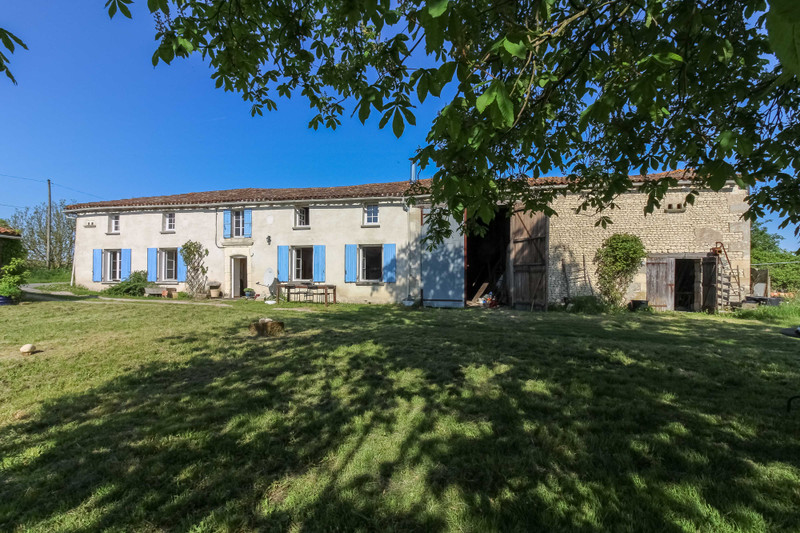 Maison à vendre à Léoville, Charente-Maritime - 145 000 € - photo 1