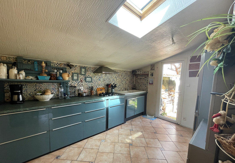 French property for sale in Teuillac, Gironde - €324,360 - photo 6