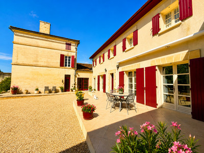 French property for sale in Val des Vignes, Charente - €561,800 - photo 2