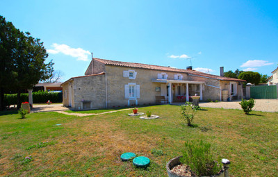 French property for sale in Verdille, Charente - €194,000 - photo 1
