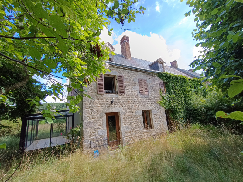 Maison à vendre à Auzances, Creuse - 77 000 € - photo 1
