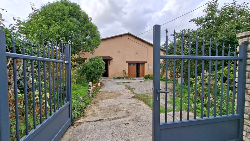 French property for sale in Luxé, Charente - €88,000 - photo 4