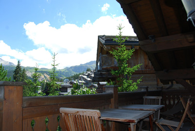 Exclusive 4 bedroom detached chalet in the centre of Courchevel 1850 close to ski piste & commerces.