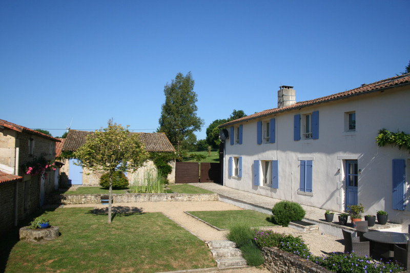 French property for sale in Saint-Christophe-sur-Roc, Deux-Sèvres - €420,000 - photo 1