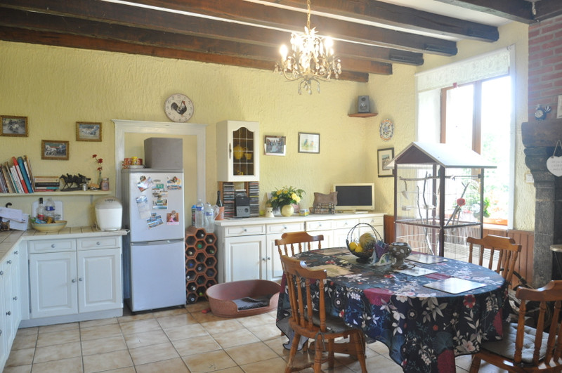 French property for sale in Montaigut-le-Blanc, Creuse - €179,280 - photo 3