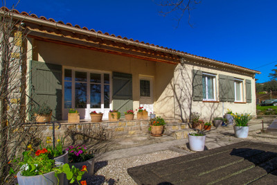 Maison à vendre à Châteauneuf-Grasse, Alpes-Maritimes, PACA, avec Leggett Immobilier