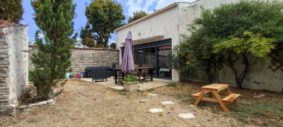 French property for sale in Saint-Sauveur-d'Aunis, Charente-Maritime - €435,000 - photo 9