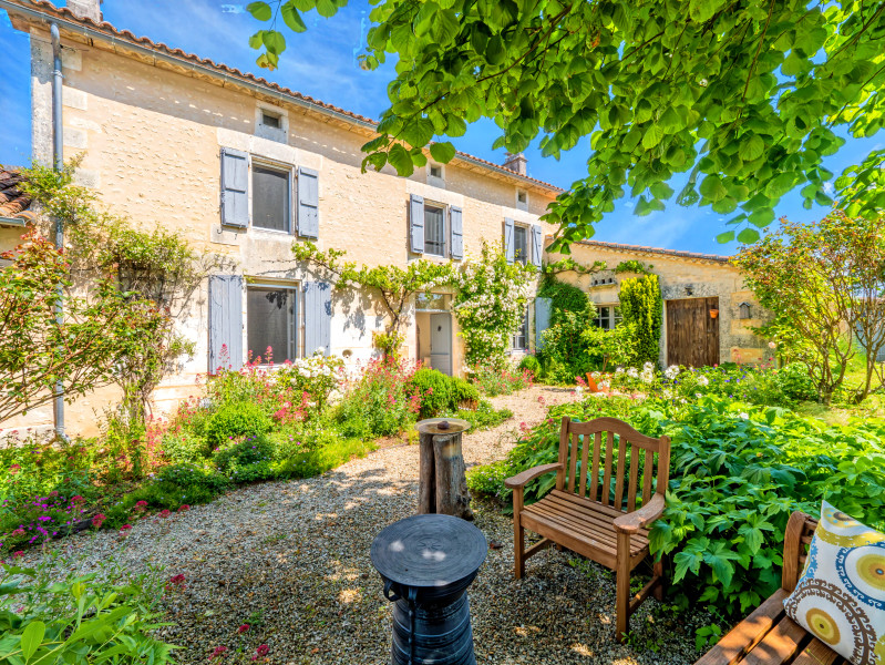 house for sale in Poitou-Charentes (Nouvelle Aquitaine)