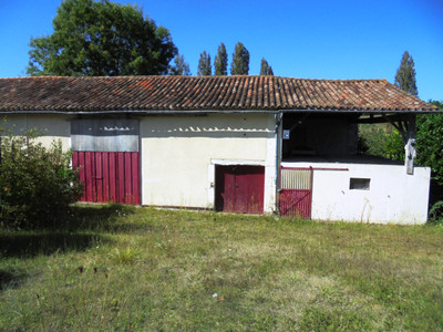 French property for sale in Saint-Séverin, Charente - €267,500 - photo 2