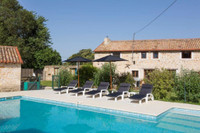 Maison à vendre à Alloinay, Deux-Sèvres - 669.999 € - photo 1