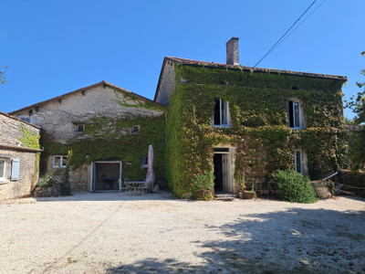 French property for sale in Gout-Rossignol, Dordogne - €354,999 - photo 1