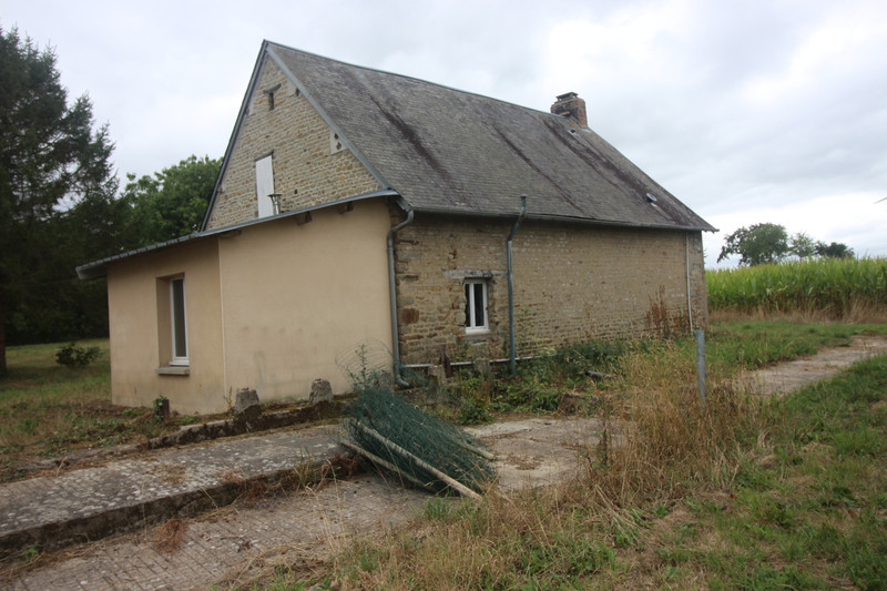 French property for sale in Saint-Quentin-les-Chardonnets, Orne - €104,500 - photo 2