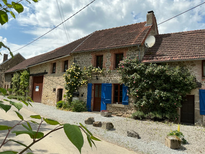 French property for sale in Cressat, Creuse - €172,800 - photo 1