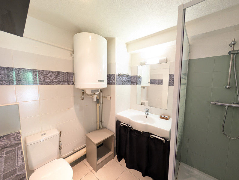 French property for sale in Aix-en-Provence, Bouches-du-Rhône - €97,000 - photo 5