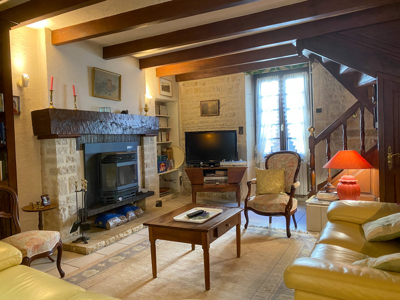 French property for sale in Mansle, Charente - €256,800 - photo 3