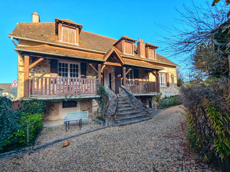 Maison à vendre à Arnac-Pompadour, Corrèze - 265.000 € - photo 1