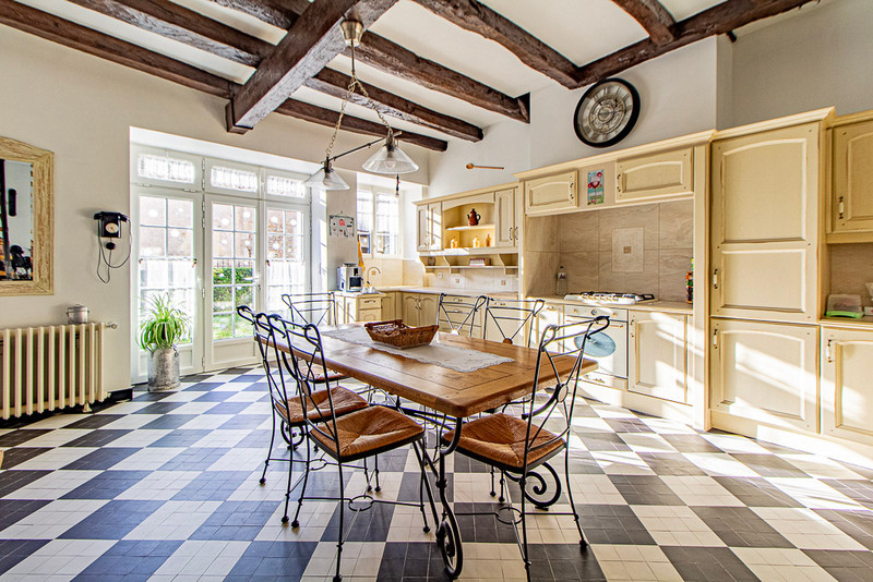 French property for sale in Duravel, Lot - €385,100 - photo 2