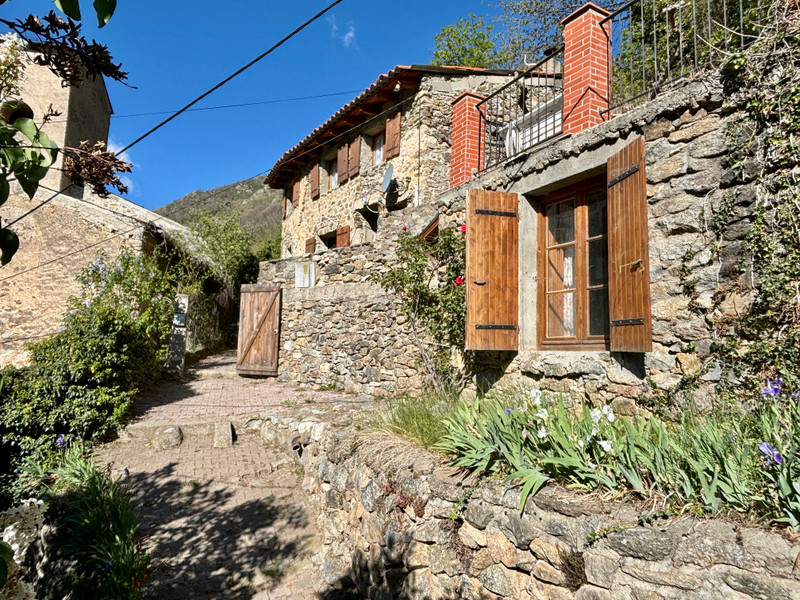 French property for sale in Py, Pyrénées-Orientales - €75,000 - photo 2