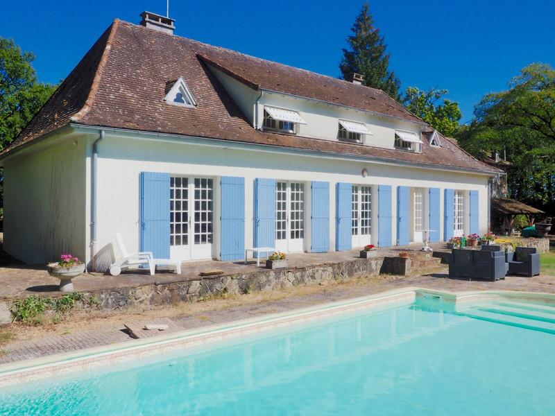 Maison à vendre à Piégut-Pluviers, Dordogne - 269 000 € - photo 1