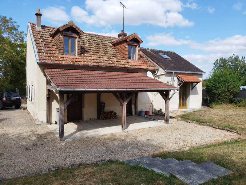 Maison à vendre à Les Grands-Chézeaux, Haute-Vienne - 167.400 € - photo 1