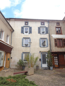 Maison à vendre à Massiac, Cantal, Auvergne, avec Leggett Immobilier