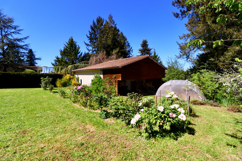 French property for sale in Montbron, Charente - €434,600 - photo 9