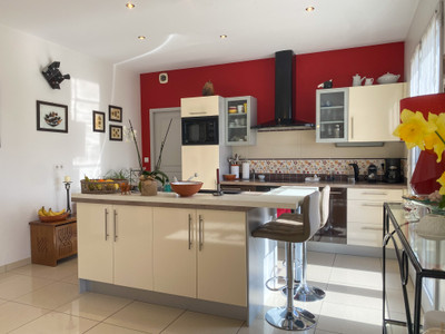 French property for sale in Rivières, Charente - €424,000 - photo 4