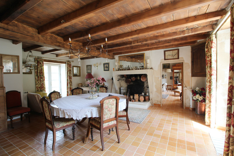 French property for sale in Fontaine-Chalendray, Charente-Maritime - €318,000 - photo 3