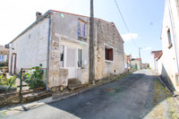 Maison à vendre à Dampierre-sur-Boutonne, Charente-Maritime - 77 000 € - photo 5
