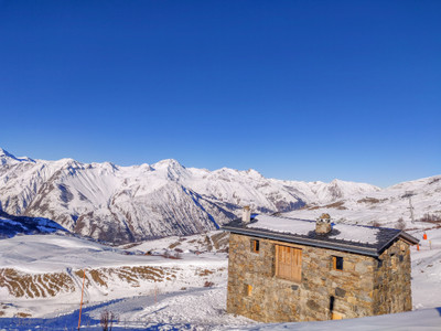 Mountain refuge for sale. Extraordinary location, with the world’s largest ski area on your doorstep-3 Valleys