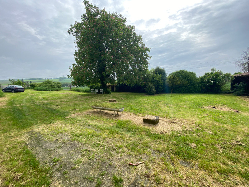 French property for sale in Léoville, Charente-Maritime - €110,000 - photo 1