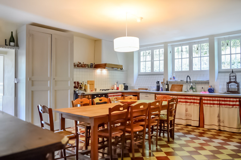 French property for sale in Luxé, Charente - €414,890 - photo 4