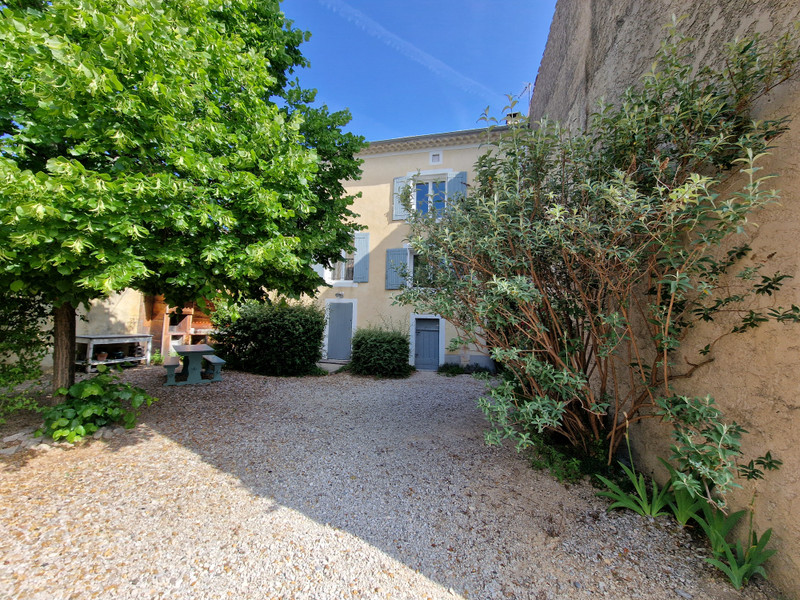French property for sale in Saint-Christol, Vaucluse - €298,000 - photo 2