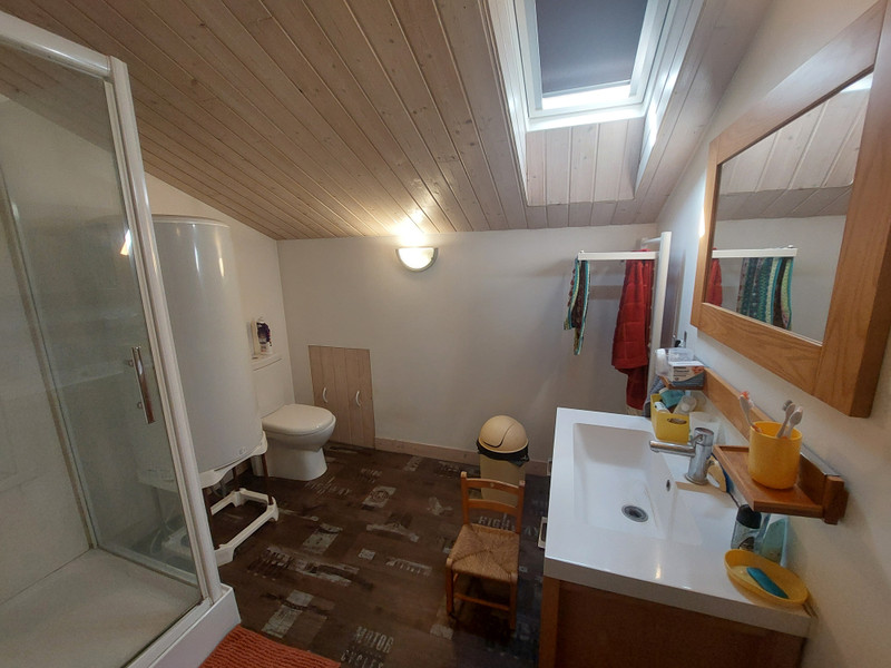 French property for sale in Vouzan, Charente - €265,000 - photo 9