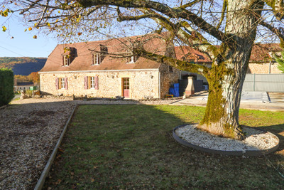 French property for sale in Saint-Léon-sur-Vézère, Dordogne - €348,150 - photo 2