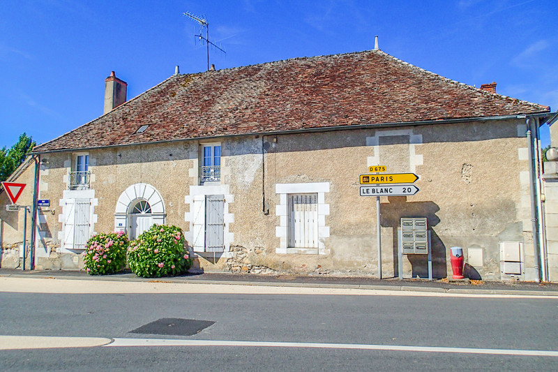House for sale in La Trimouille Vienne Maison de maitre property