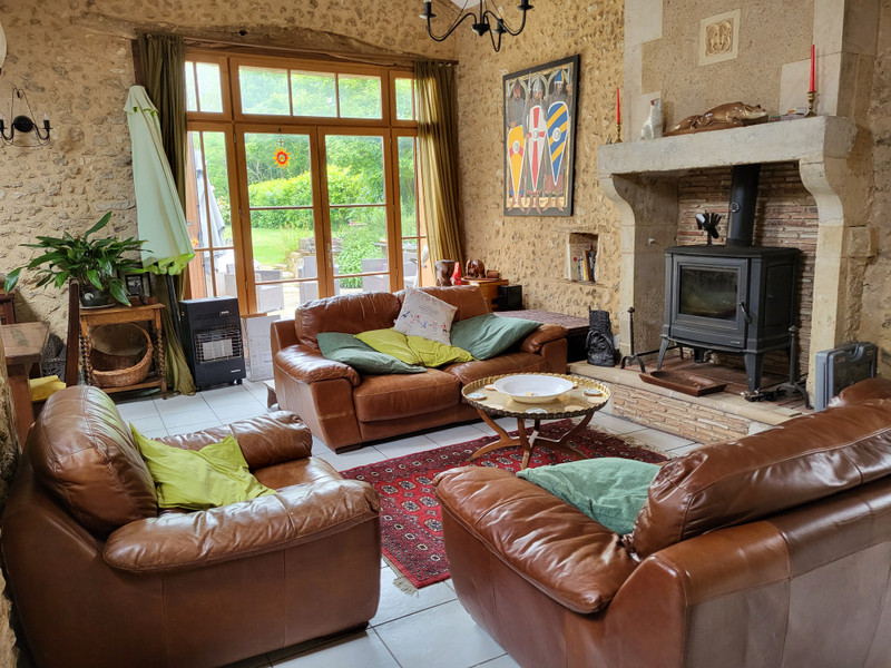 Maison à vendre à Saint-Romain, Vienne - 178.200 € - photo 1