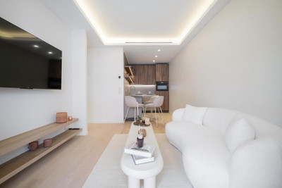 French property for sale in Nice, Alpes-Maritimes - €448,000 - photo 3