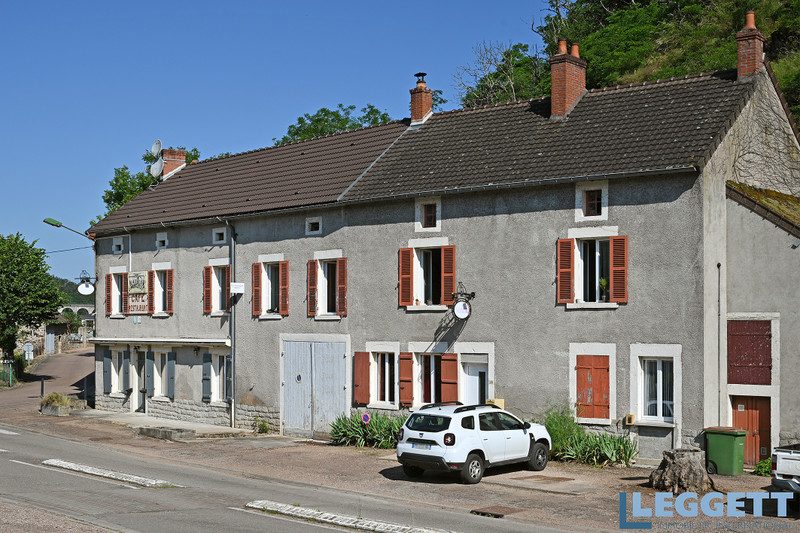Maison à vendre à Montreuillon, Nièvre - 224.700 € - photo 1