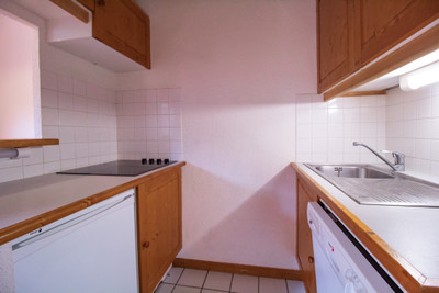 French property for sale in Courchevel, Savoie - €299,000 - photo 2