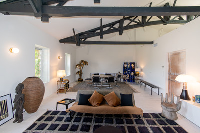 Stunning 360 m² Maison de Maitre, Just 8 Min from the Mediterranean Sea