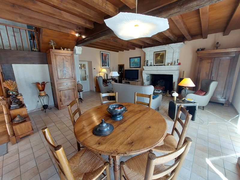 French property for sale in Angoulême, Charente - €368,000 - photo 3