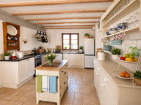 Propriété à vendre à Corme-Royal, Charente-Maritime - 411 280 € - photo n°2