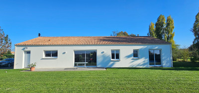 French property for sale in Fontenay-le-Comte, Vendée - €325,000 - photo 1