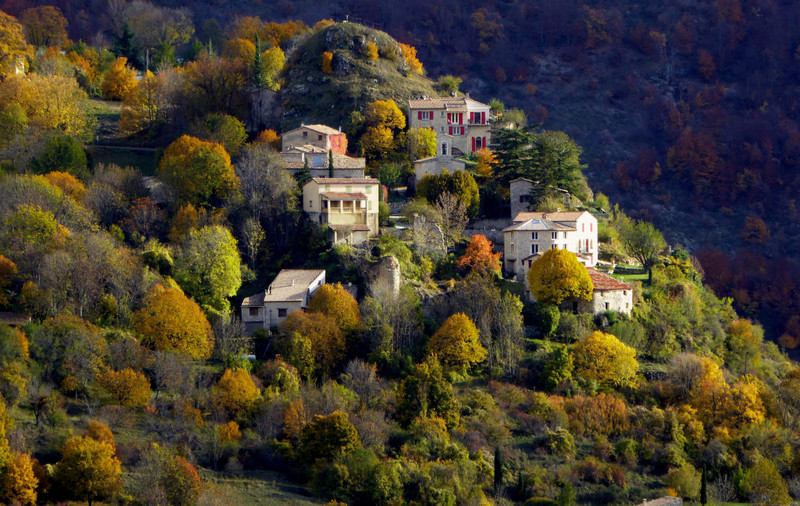 Maison à vendre à Barret-de-Lioure, Drôme - 475.000 € - photo 1
